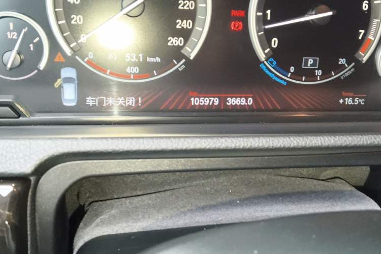 Used BMW 5 Series GT 2011 535i Elegant Edition Odometer Close Up