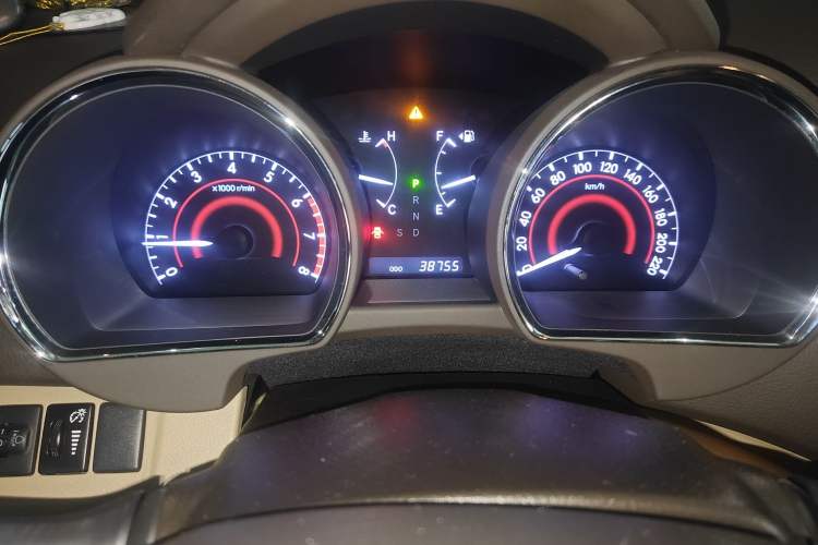 Used Toyota Highlander 2012 2.7L Two-Wheel Drive 7-Seater Luxury Edition
