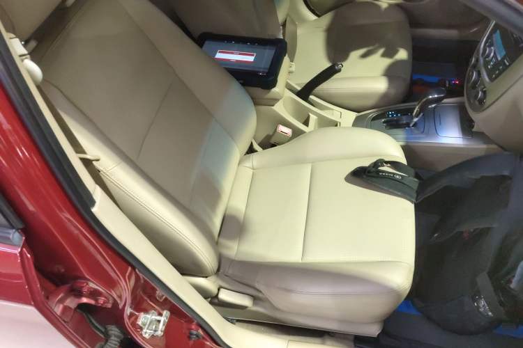 Used Buick Excelle 2013 1.5L Automatic Classic Model Right Front Seat