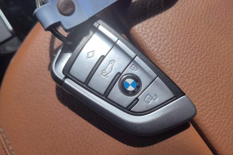 Used BMW 5 Series 2019 530i M Sport Package Vehicle Key