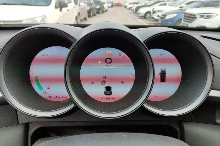 Used ORA Lightning Cat 2024 Dark Night Edition 600 km All-Wheel-Drive High-Performance Version
