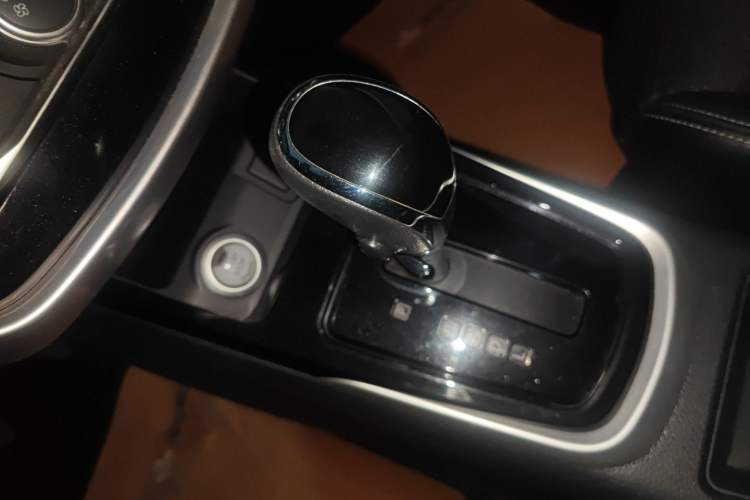 Used Nissan Tiida 2019 1.6L CVT Smart Enjoyment Version China VI Standard
