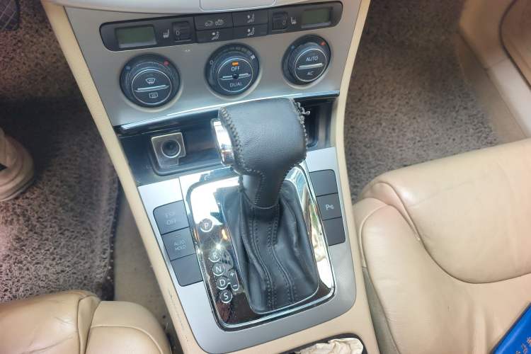 Used Volkswagen Magotan 2007 1.8 TSI Automatic Comfort Model Gear Lever