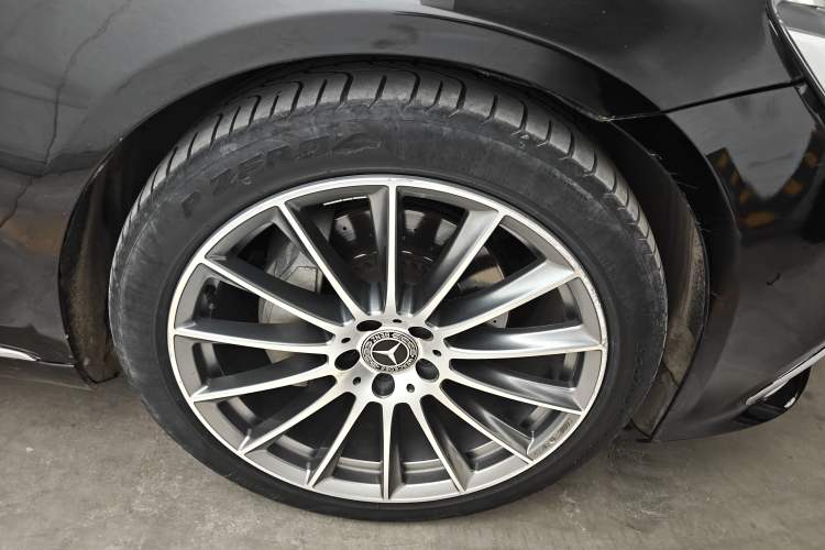 Used Mercedes-Benz S-Class 2016 S 320 L Business Model Right Front Wheel Hub