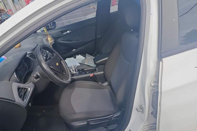 Used Chevrolet Cruze 2017 1.5L Automatic Pioneer Sunroof Edition Left Front Seat