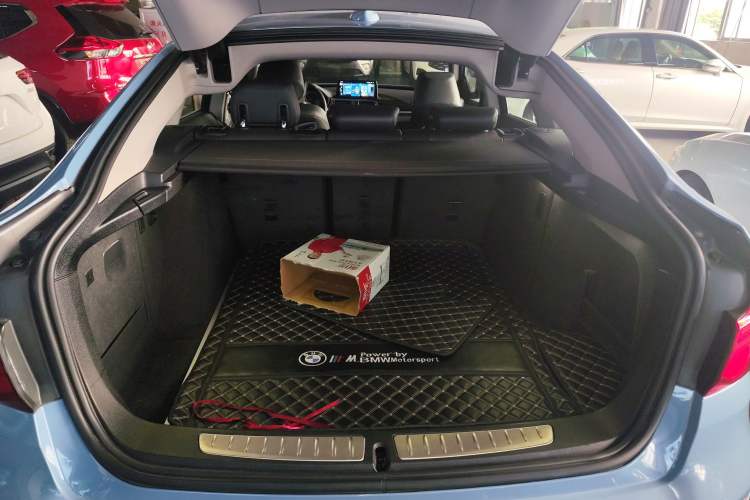 Used BMW 3 Series GT 2018 320i Sport Edition
