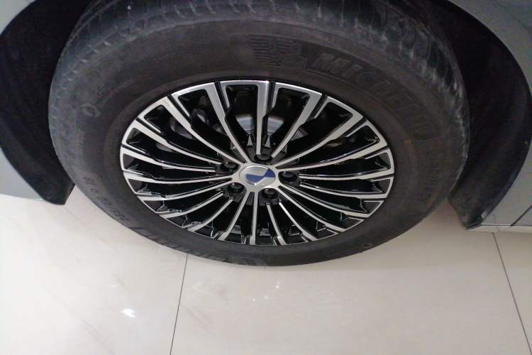 Used Denza D9 2024 DM-i 980 Four-Wheel Drive Prestige Model
