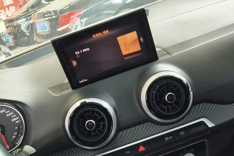 Used Audi Q2L 2022 35 TFSI Fashionable and Elegant Model Audio And AC Panel