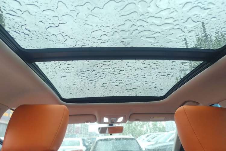 Used Dongfeng Aeolus Huge 2024 Mach Power 1.5T Luxury Model Headliner