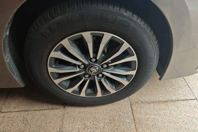 Used Toyota Corolla 2017 Revised Version 1.2T S-CVT GL-i Right Front Wheel Hub