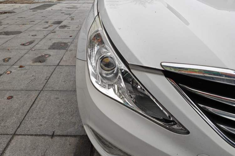 Used Hyundai Sonata 2014 2.0L Automatic Luxury Edition Right Front Headlight