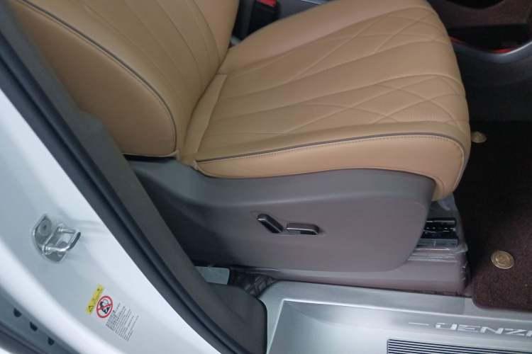 Used Denza D9 2022 DM-i 970 Four-Wheel Drive Flagship Model