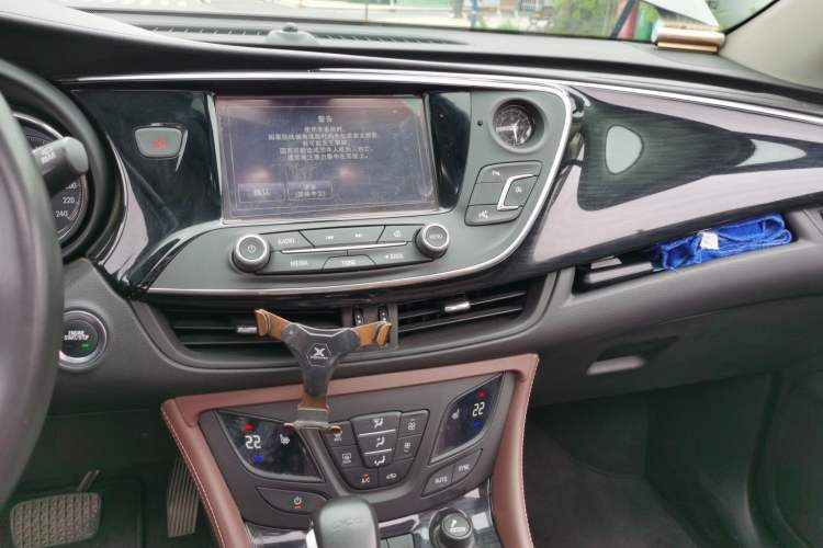 Used Buick Envision 2019 20T Two-Wheel Drive Luxury Version China V Standard Audio And AC Panel