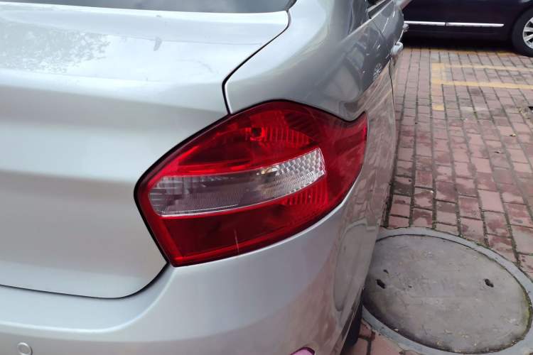 Used Cowin C3 2015 1.5L Manual Gold Diamond Edition
