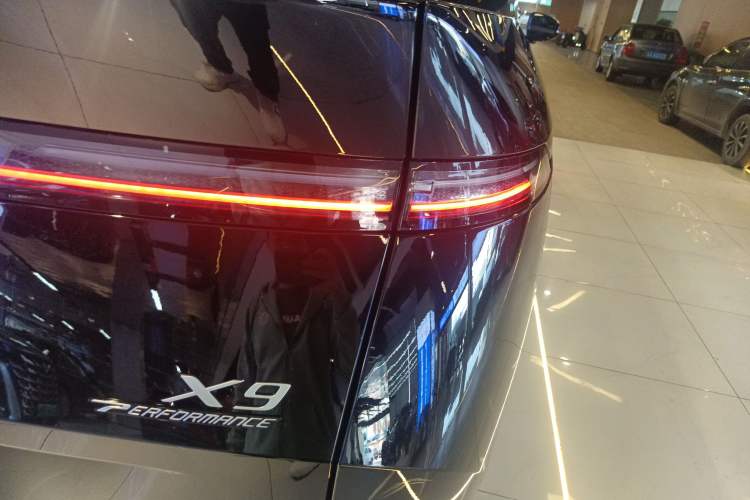 Used XPeng X9 2024 640 All-Wheel Drive High-Performance Max
