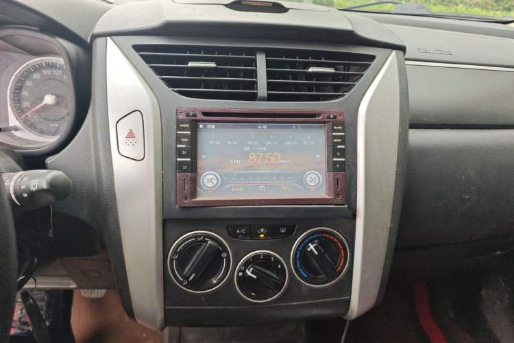Used Venucia R50X 2013 1.6L Manual Model
