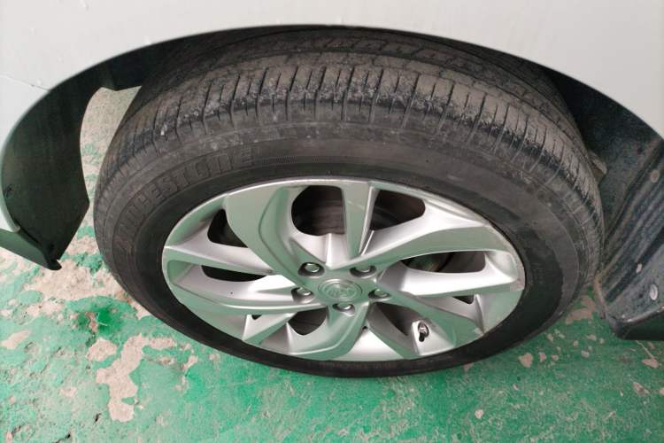 Used Buick Velite 6 2023 430km Range Commuter Version
