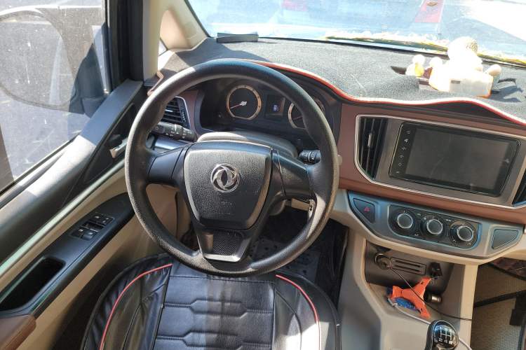 Used FORTHING Lingzhi 2018 M5 1.6L 7-Seater Comfort Model