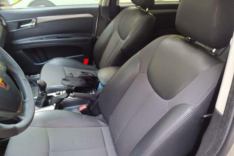 Used Roewe 350 2013 350C 1.5L Manual Swift Edition
