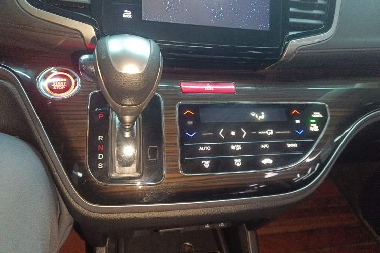 Used Honda Odyssey 2018 2.4L Luxury Edition