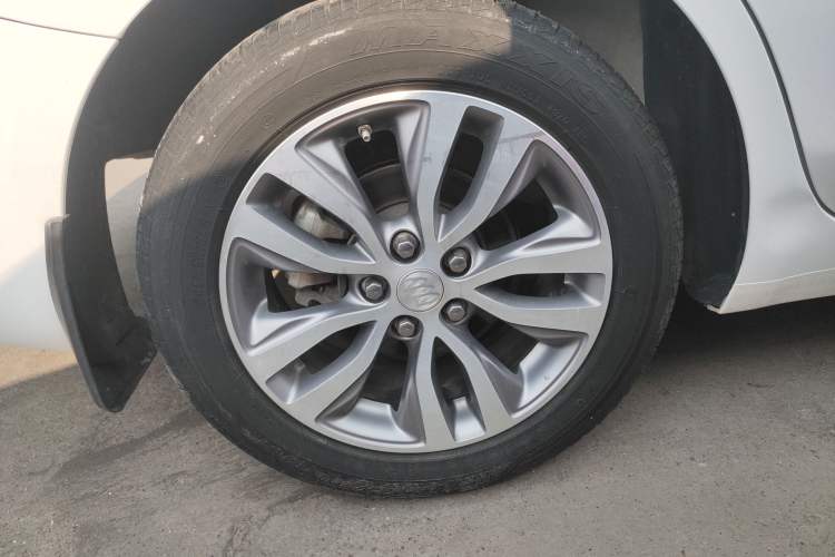 Used Buick GT 2021 Revised Version 1.3T Automatic Mild Hybrid Elite Edition Right Rear Wheel Hub