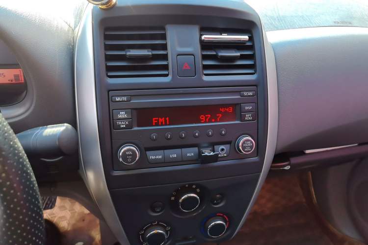 Used Nissan Sunny 2015 1.5XE Manual Comfort Edition Audio And AC Panel