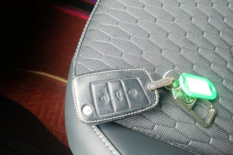 Used Volkswagen Tiguan L 2019 330TSI Automatic Two-Wheel Drive Luxury Edition China VI Standard
