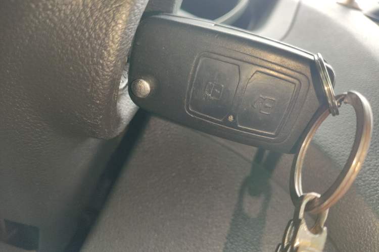 Used CHANGAN KAICHENG Ruixing M60 2020 1.5L Standard Version China VI Van with 5 Seats Equipped with DAM15KR Vehicle Key