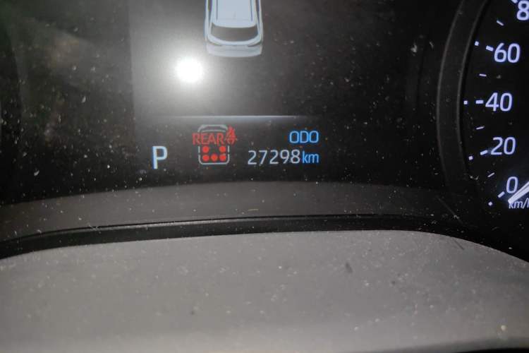 Used Toyota SIENNA 2021 2.5L Hybrid Premium Edition Odometer Close Up