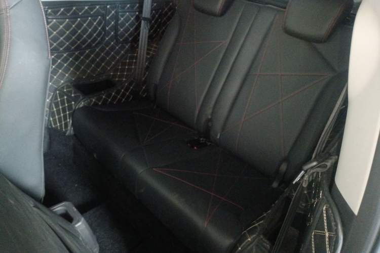 Used Chery QQ Little Ant 2022 Restyled Version Sweet Pink Edition Half-Sugar Version 28.8 kWh 30 kW 301 km Left Rear Seat