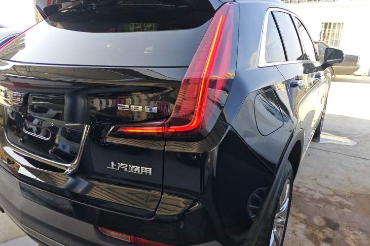 Used Cadillac XT4 2022 28T Two-Wheel-Drive Luxury Version
