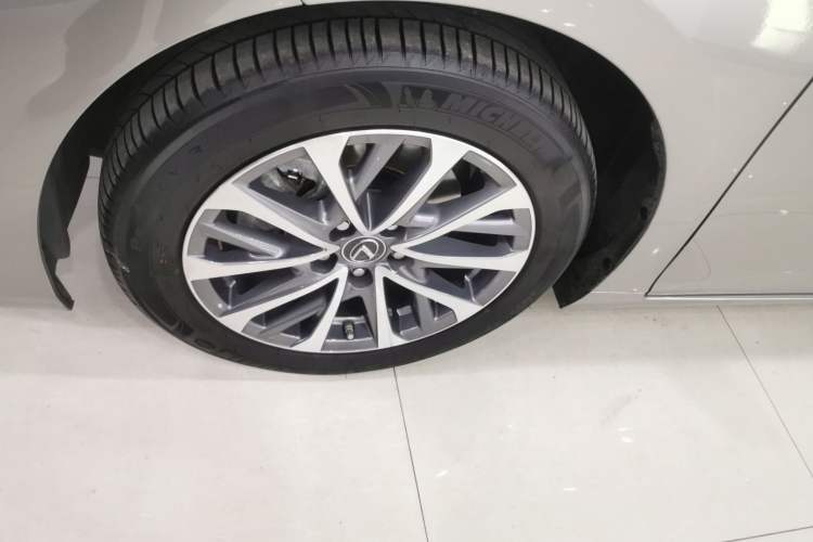 Used Lexus ES 2022 300h Excellence Edition
