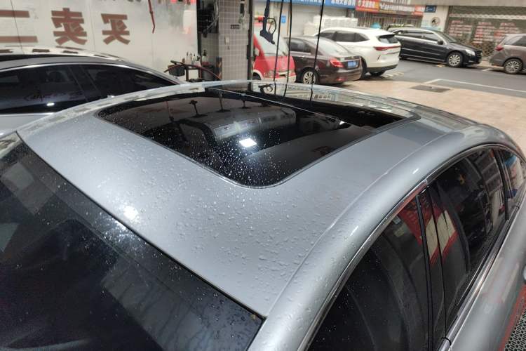 Used Roewe D7 2023 DMH 125km Flagship Edition Roof