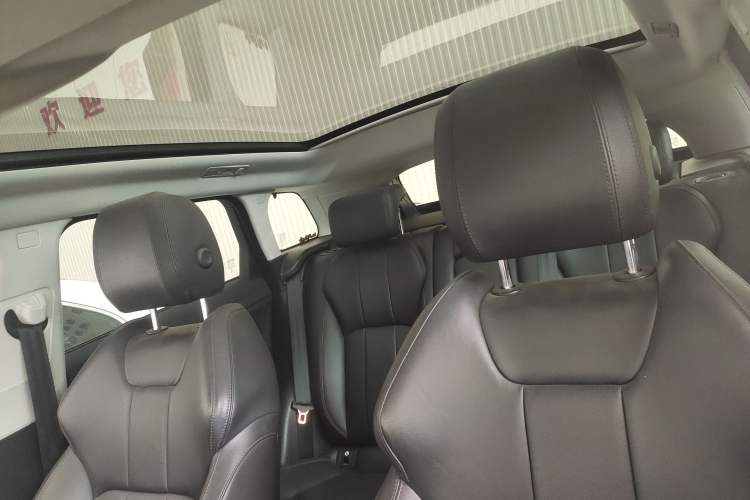 Used Land Rover Range Rover Evoque 2018 240 PS SE Smart Brilliance Edition
