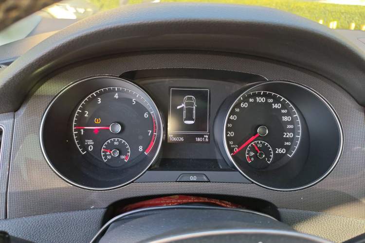 Used Volkswagen Golf Sportsvan 2018 230TSI Automatic Trend Edition Instrument Cluster