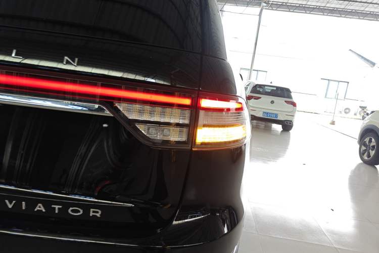 Used Lincoln Aviator 2020 3.0T V6 All-Wheel Drive Executive Version