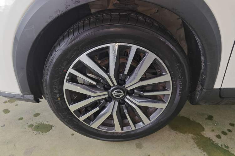 Used Nissan Kicks 2022 1.5L CVT XV Luxury Edition Left Front Wheel Hub