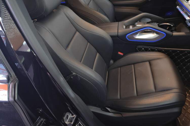 Used Mercedes-Benz GLE Coupe 2020 GLE 350 4MATIC Coupe SUV Luxury Model Right Front Seat