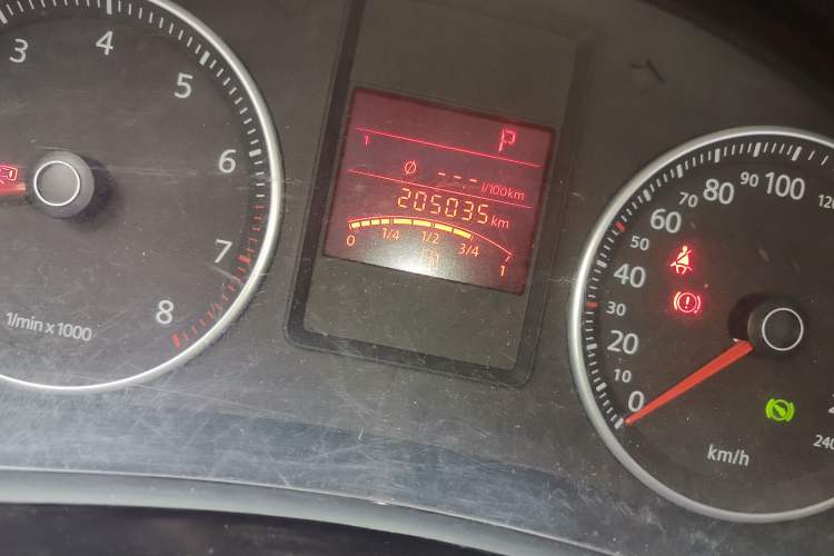 Used Volkswagen Bora 2012 1.6L Automatic Comfort Edition Odometer Close Up