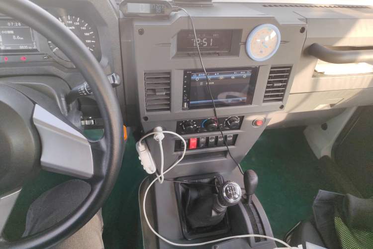 Used BAW Warrior 2021 2.4T Three-Door Four-Wheel Drive Short Wheelbase Gasoline Version China VI Emission Standard Audio And AC Panel