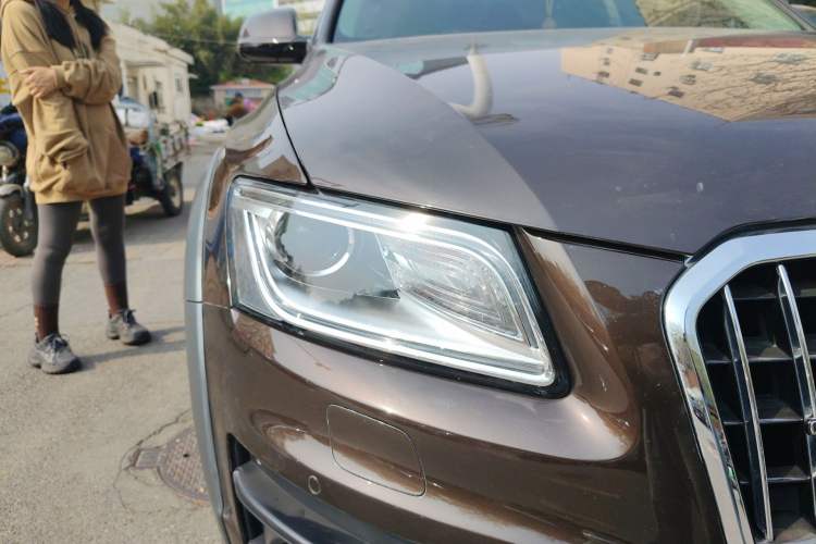 Used Audi Q5 2017 Plus 40 TFSI Technology Model Right Front Headlight