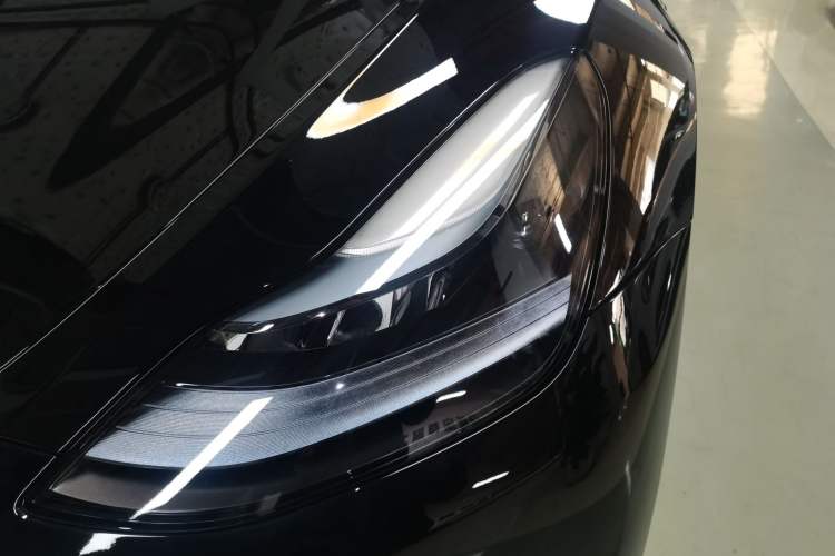 Used Tesla Model Y 2023 Long-Range All-Wheel-Drive Version