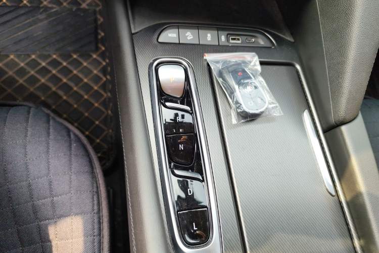 Used Buick Enclave 2020 28T Two-Wheel Drive Zhanqi Version Gear Lever