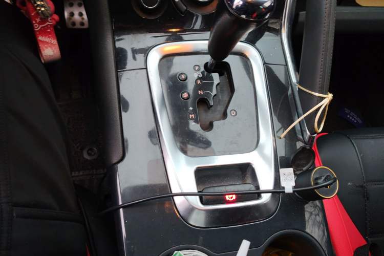 Used Peugeot 3008 2011 1.6T Fashion Edition Gear Lever