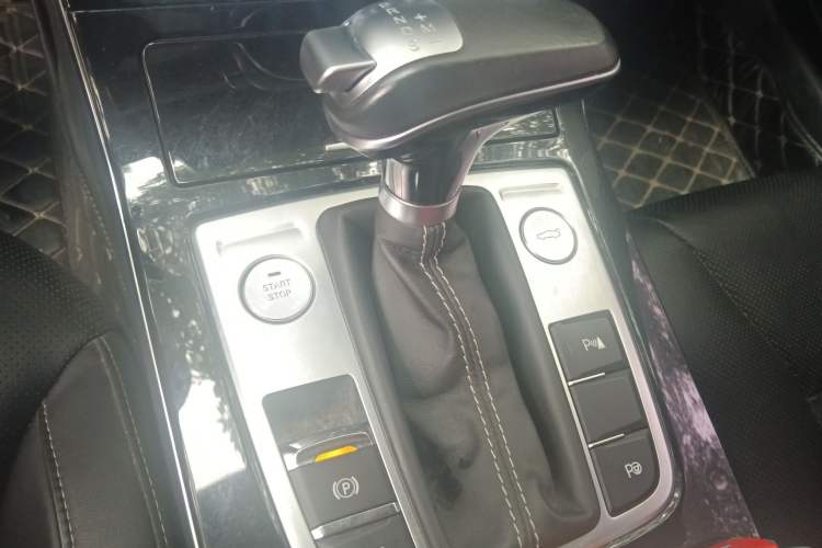 Used Hongqi H5 2018 30TD Smart Connect Dynamic Edition
