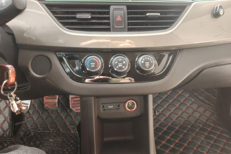 Used Baojun 310W 2017 1.5L Manual Fashion Edition China VI