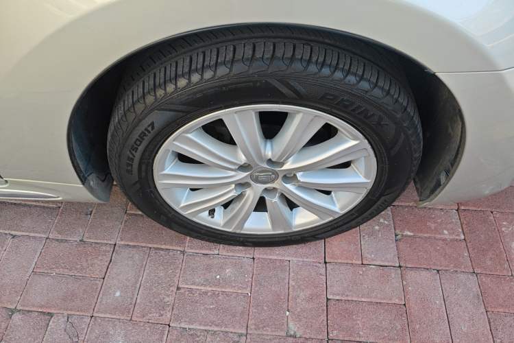 Used Toyota Crown 2011 2.5L Royal Special Edition with Leather and Sunroof
