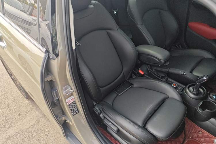 Used MINI MINI 2020 1.5T COOPER Classic Edition Five-Door Version