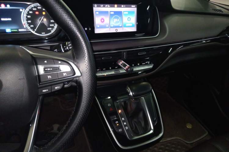 Used GAC Trumpchi M6 2019 270T DCT Luxury Edition (6-seater) China VI Audio And AC Panel