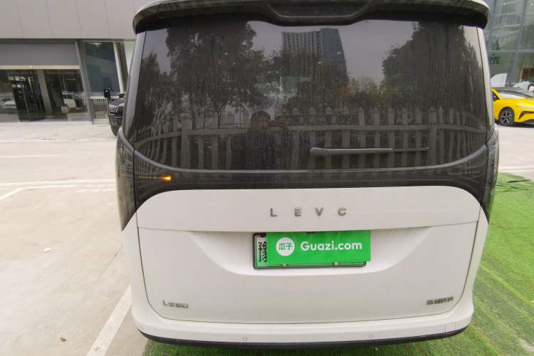 Used Geely Galaxy LEVC L380 2024 140-Degree 6-Seater All-Wheel-Drive Ultra